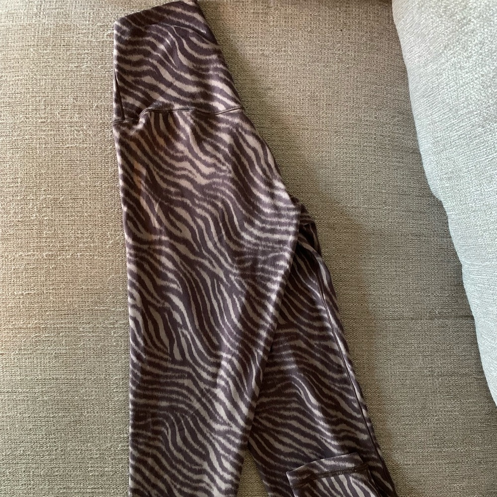 aerie 7/8 leggings (zebra print)